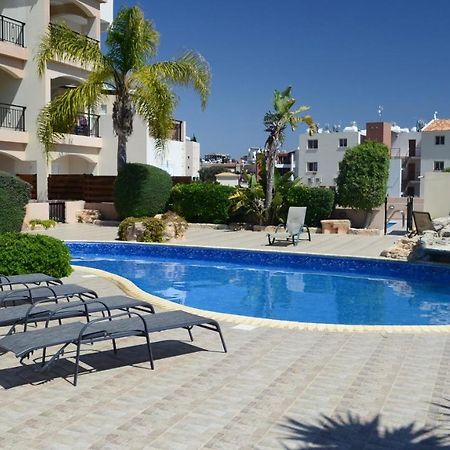 Sun Island Apartments Пафос Екстер'єр фото