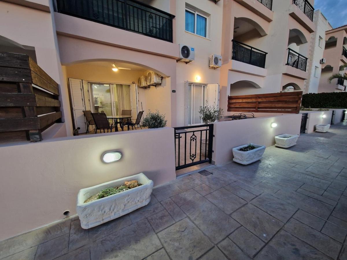 Sun Island Apartments Пафос Екстер'єр фото