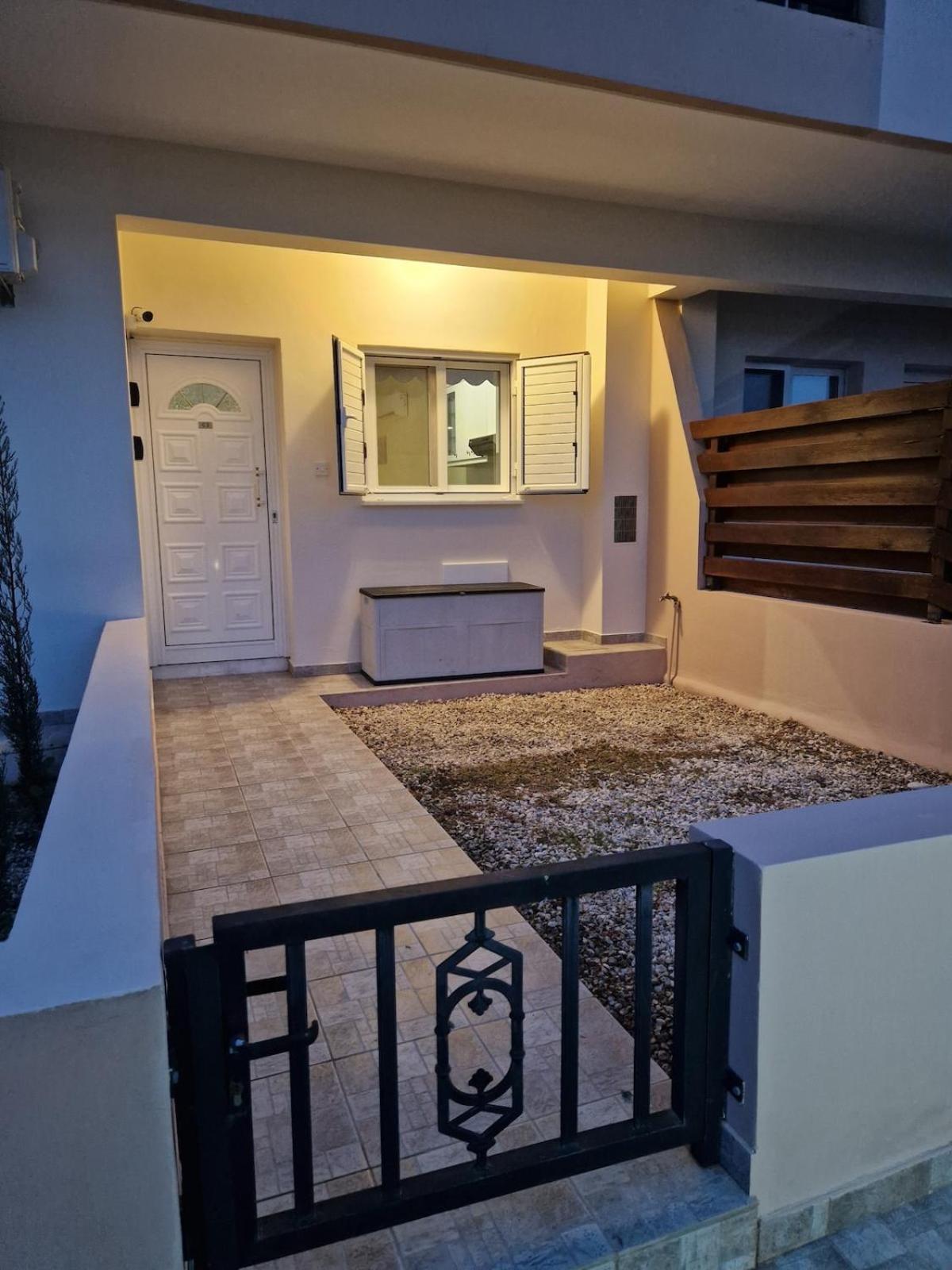 Sun Island Apartments Пафос Екстер'єр фото